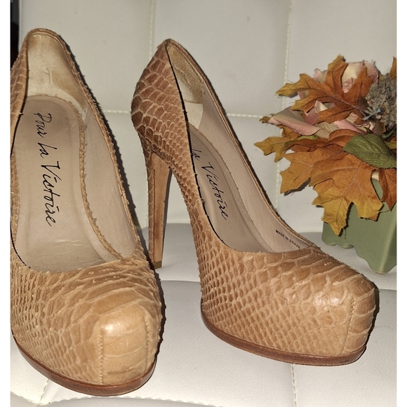 Pour La Victoire Irinia Snake Platform Leather Heel Pumps - Picture 13 of 16